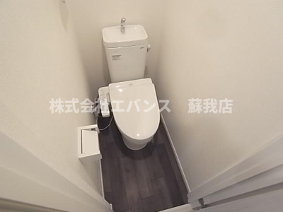 【トイレ】 | MQuarto本千葉 | 落ち着いた色調のトイレです