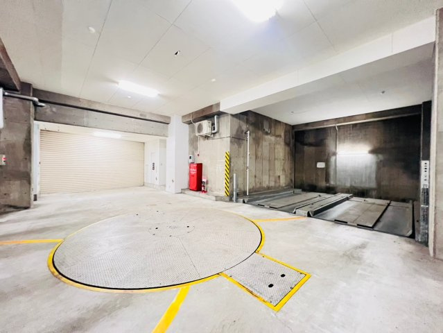 CURIO東岡崎の駐車場