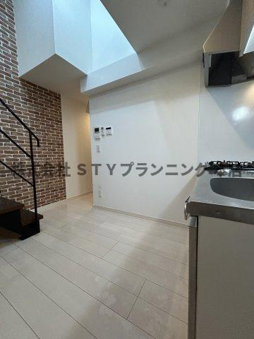 仲介手数料０円！Lucia Hills名駅北の居間・リビング