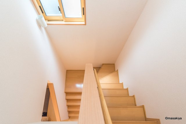 プリマヴェーラ尾張部の玄関|写真はC棟（隣）のものです。間取りは同じです。