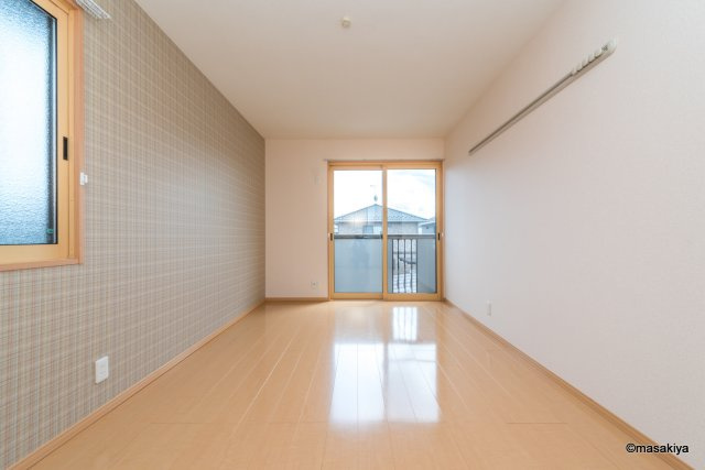 プリマヴェーラ尾張部の洋室|写真はC棟（隣）のものです。間取りは同じです。