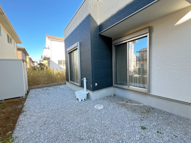 鴻巣市南1丁目　築浅中古物件の庭