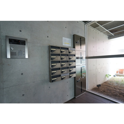 【エントランス】 | ポポラーレイワイ | 宅配ボックス