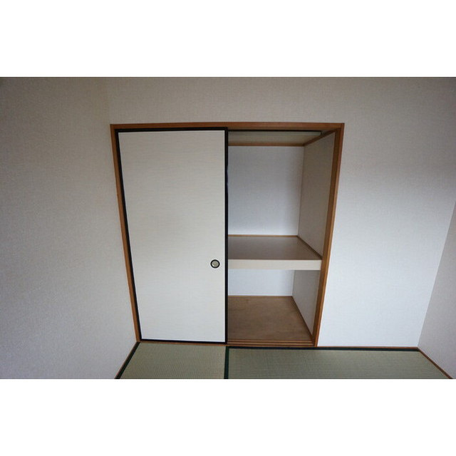 羽島郡岐南町徳田５丁目のアパートの収納