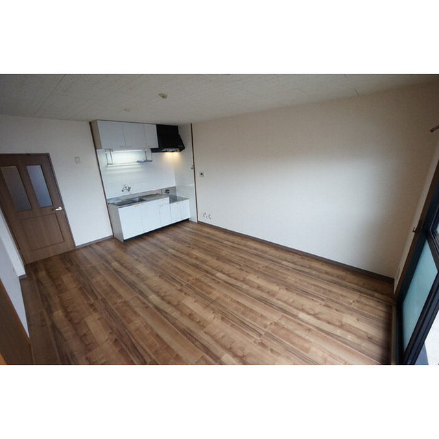 羽島郡岐南町徳田５丁目のアパートの居間・リビング