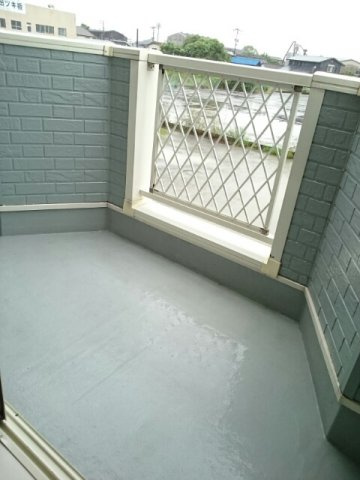 ファミールメゾンＢのバルコニー