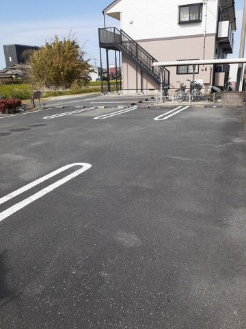 グランデファジョリーノの駐車場