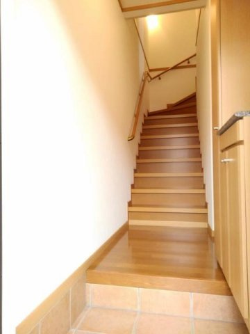 アルハンブラ二番館の玄関