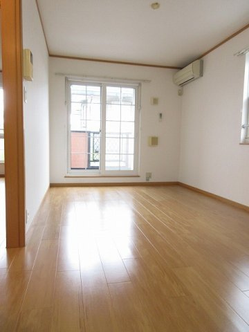 サンモールＡの居間・リビング