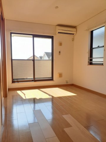 カロスアンセ参番館の居間・リビング