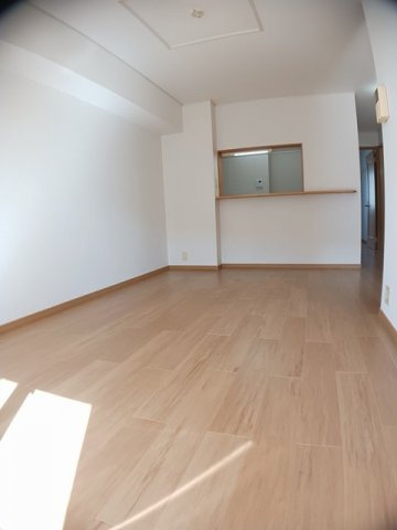 ブレッザ・ジャルディーノ壱番館の居間・リビング