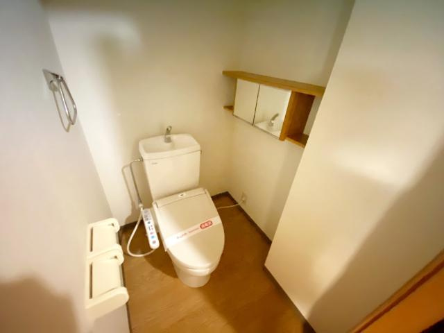 ラルジュ・ミリューのトイレ|シャワー付トイレ