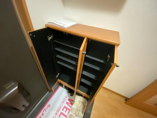ラルジュ・ミリューの収納|下駄箱