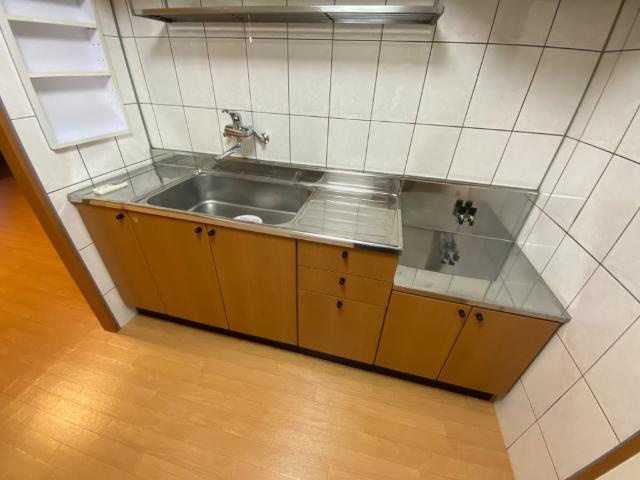 ラルジュ・ミリューのキッチン|キッチン