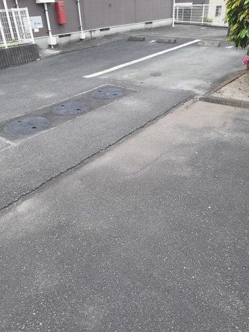 シャン・ド・フルールの駐車場