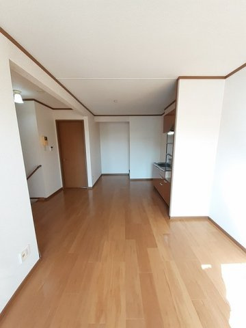 サン・ウィステリアの居間・リビング