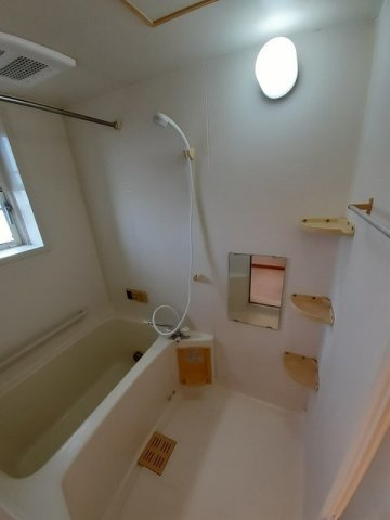 ファミールコートⅡ　Ａの浴室