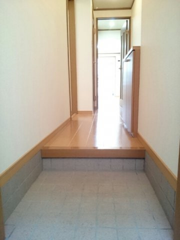 ノイエツァイトⅠの玄関