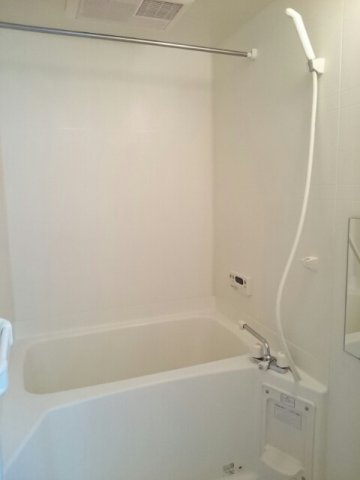 ノイエツァイトⅠの浴室