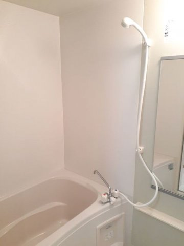 サンセールＳＡＫＡＧＵＣＨＩの浴室