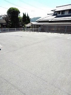 クリスタルメゾンとくなが　Ｂの駐車場