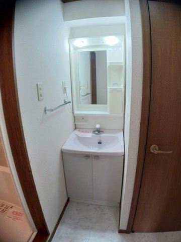 セピアコ－トの洗面所