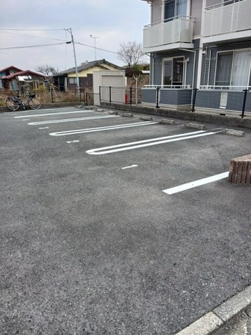 メゾン　ド　アンジュＣの駐車場