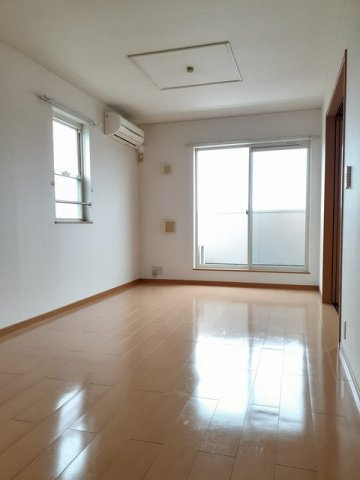 荒尾ガ－デンヒルズの居間・リビング