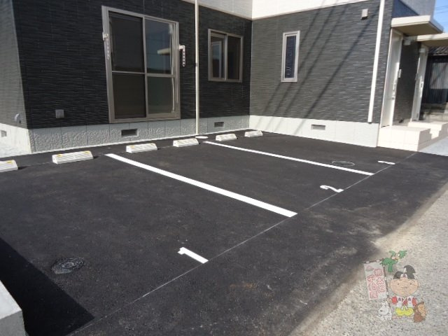 グランメゾン平井の駐車場