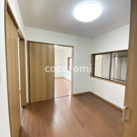 津田元町3丁目戸建の居間・リビング