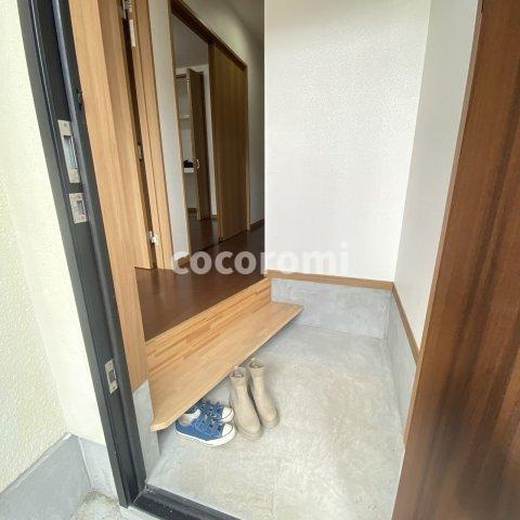 津田元町3丁目戸建のエントランス