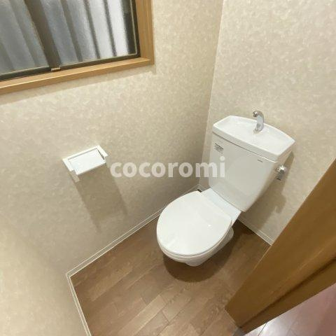 津田元町3丁目戸建のトイレ