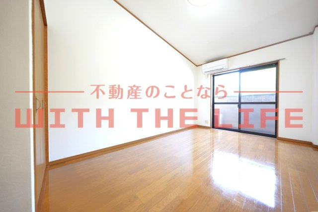 サニーヒルズササキ【キャッシュバック対象】の洋室|落ち着いた色調の洋室です