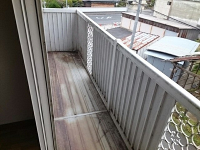 【バルコニー】 | ハイツブリバレージ | 外からの目が気にならないバルコニーで洗濯物が干せます