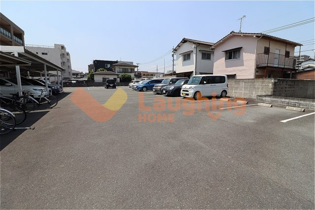 ヒノデカンの駐車場|駐車場があるので、車を買う予定の方も安心です