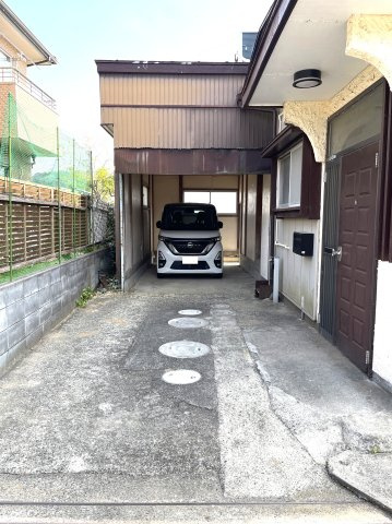 上永吉1576貸家の駐車場