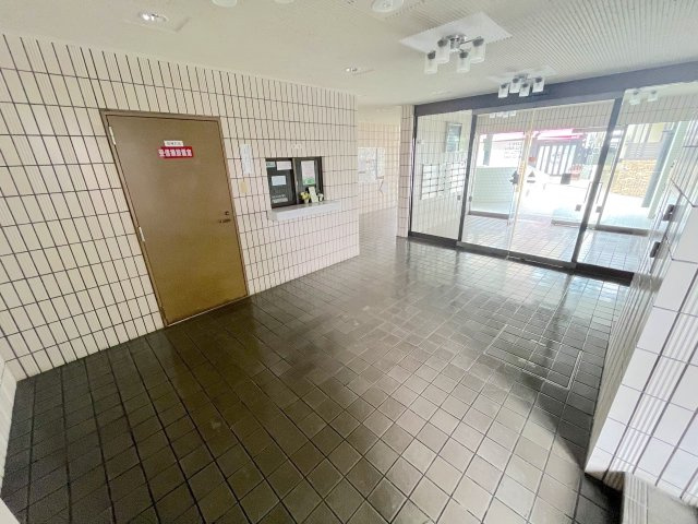 ライオンズマンション寺塚第3のエントランス