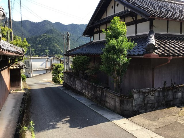 畑内古民家の前面道路含む現地写真|前面道路含む現地写真です
