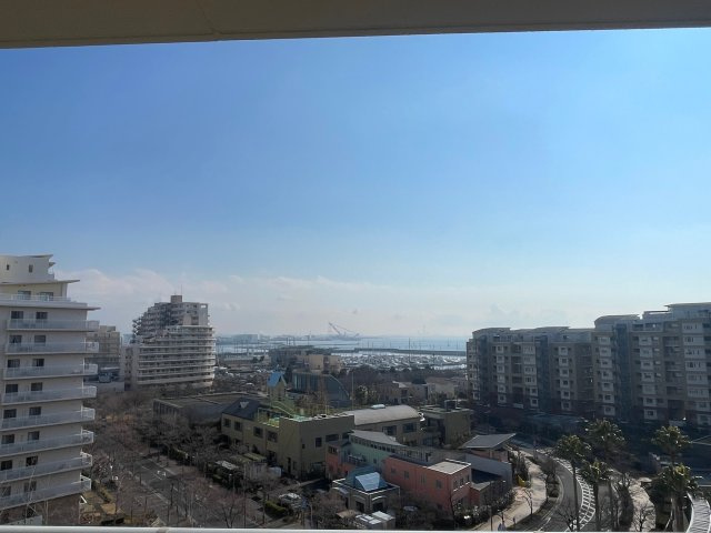 西宮マリナパークシティ海のまち5番館の展望|前面に大きな建物が無く、開放感のある眺望があります。