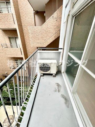 メゾン江坂のバルコニー