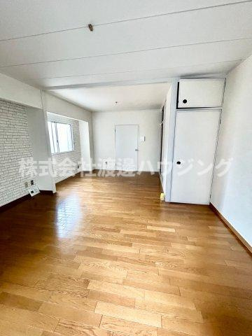 メゾン江坂の居間・リビング