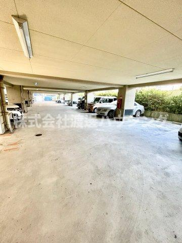 KM江坂の駐車場