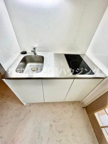 KM江坂のキッチン