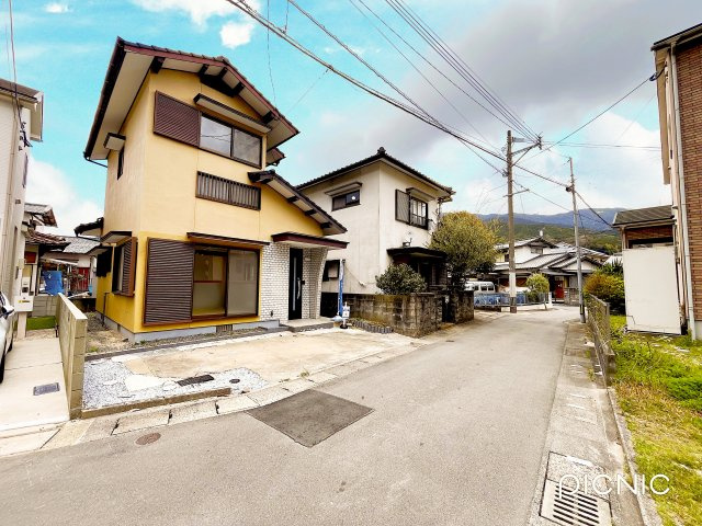 脇山２丁目戸建ての前面道路含む現地写真