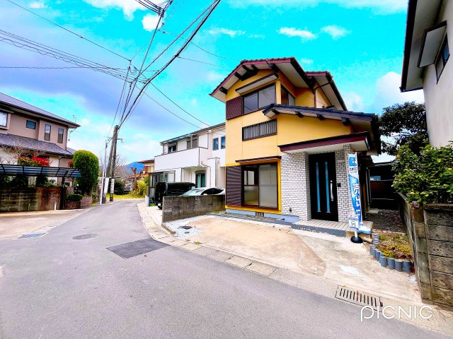 脇山２丁目戸建ての前面道路含む現地写真