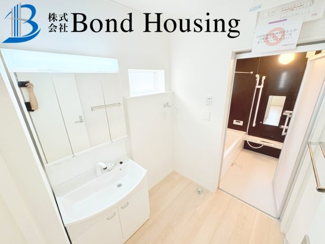 広々と南向きバルコニー　西区玉津町高津橋　2号棟　新築戸建の独立洗面台