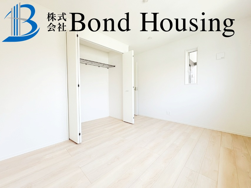 広々と南向きバルコニー　西区玉津町高津橋　2号棟　新築戸建の洋室