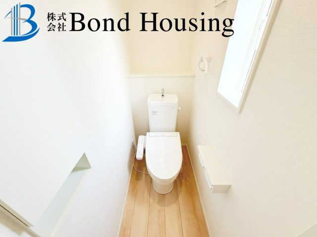 広々と南向きバルコニー　西区玉津町高津橋　2号棟　新築戸建のトイレ