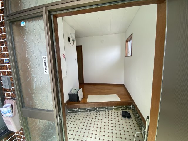 今町橋そば一戸建ての玄関