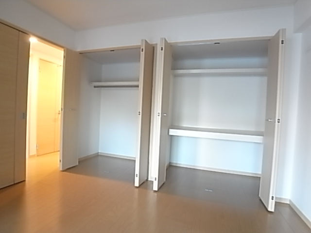 神戸市須磨区妙法寺字大津江の賃貸マンションの収納|クローゼット